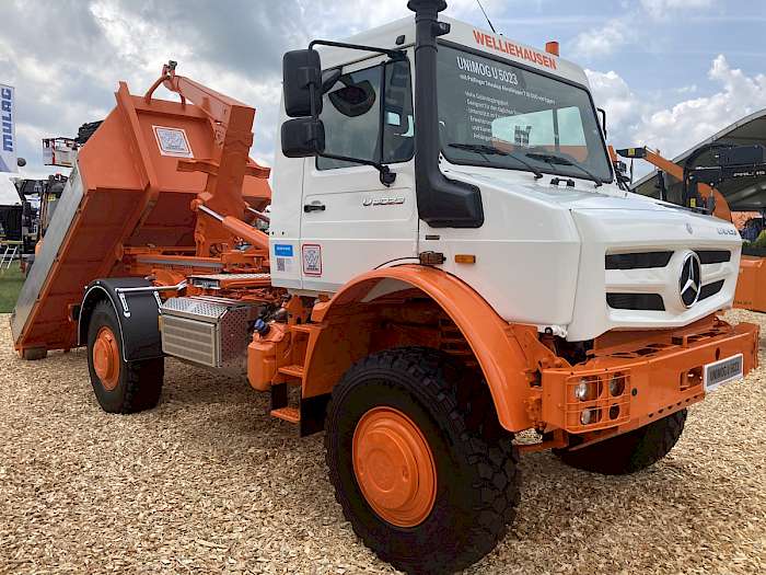 Unimog mit langem Radstand