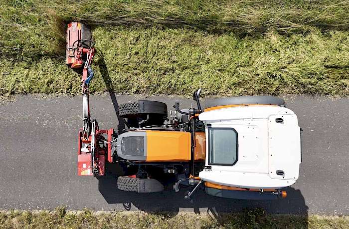 Elektrotraktor Fendt e100 im Bauhof-Einsatz